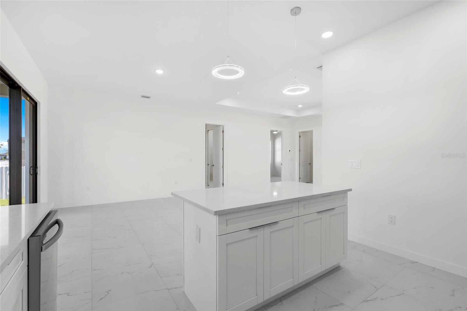 Image 10 of 28 For 1021 Chiquita Boulevard N