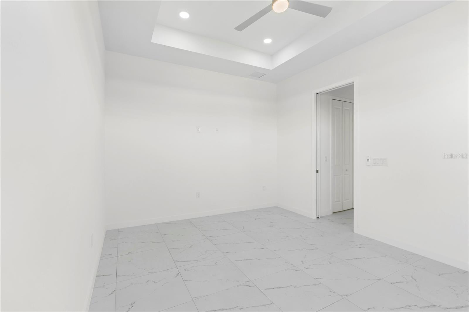 Image 13 of 28 For 1021 Chiquita Boulevard N
