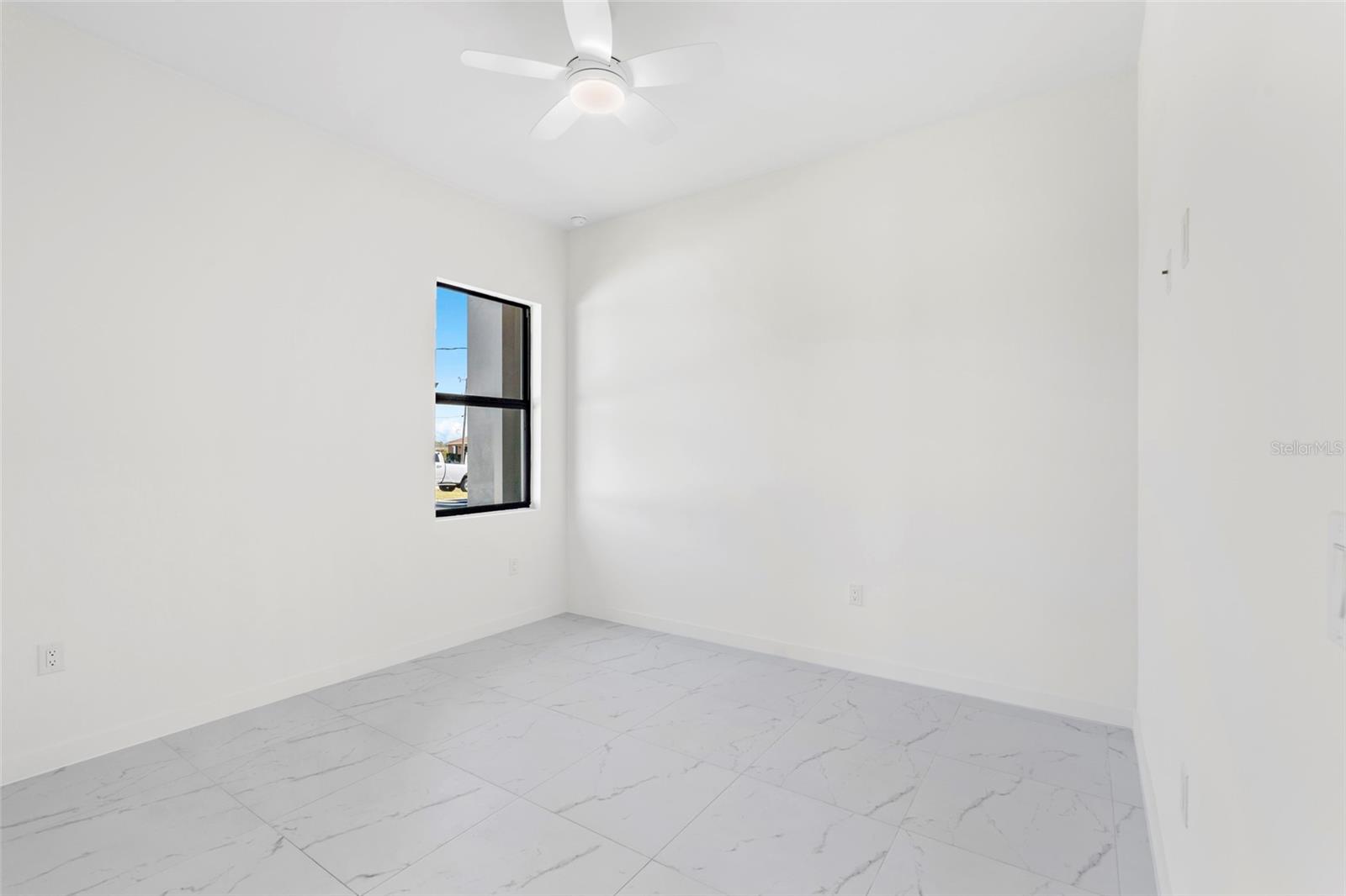 Image 20 of 28 For 1021 Chiquita Boulevard N