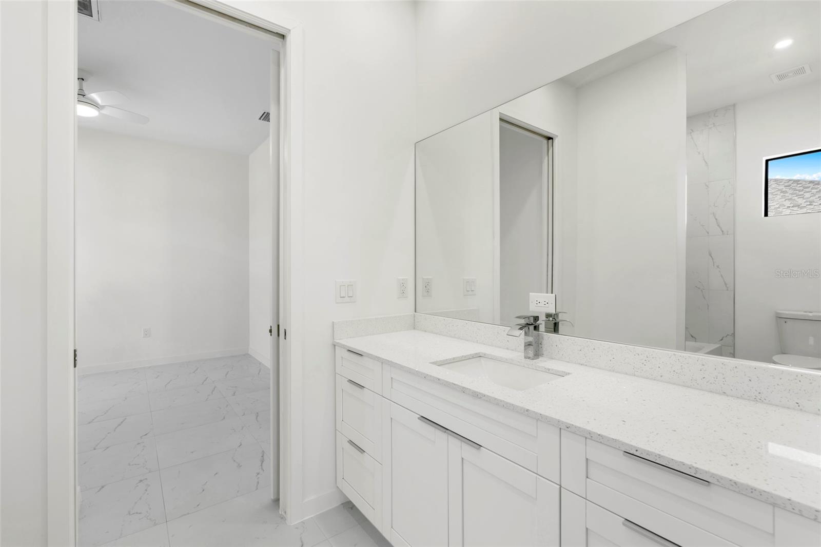 Image 22 of 28 For 1021 Chiquita Boulevard N