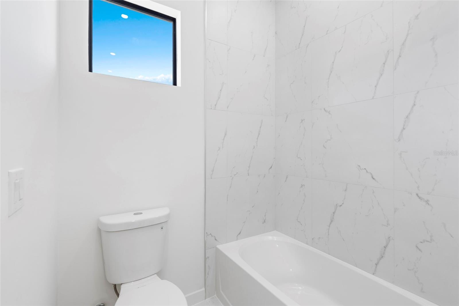 Image 25 of 28 For 1021 Chiquita Boulevard N