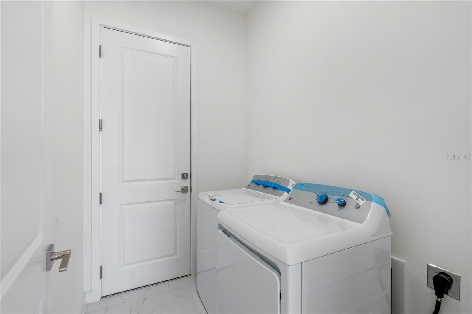 Image 26 of 28 For 1021 Chiquita Boulevard N