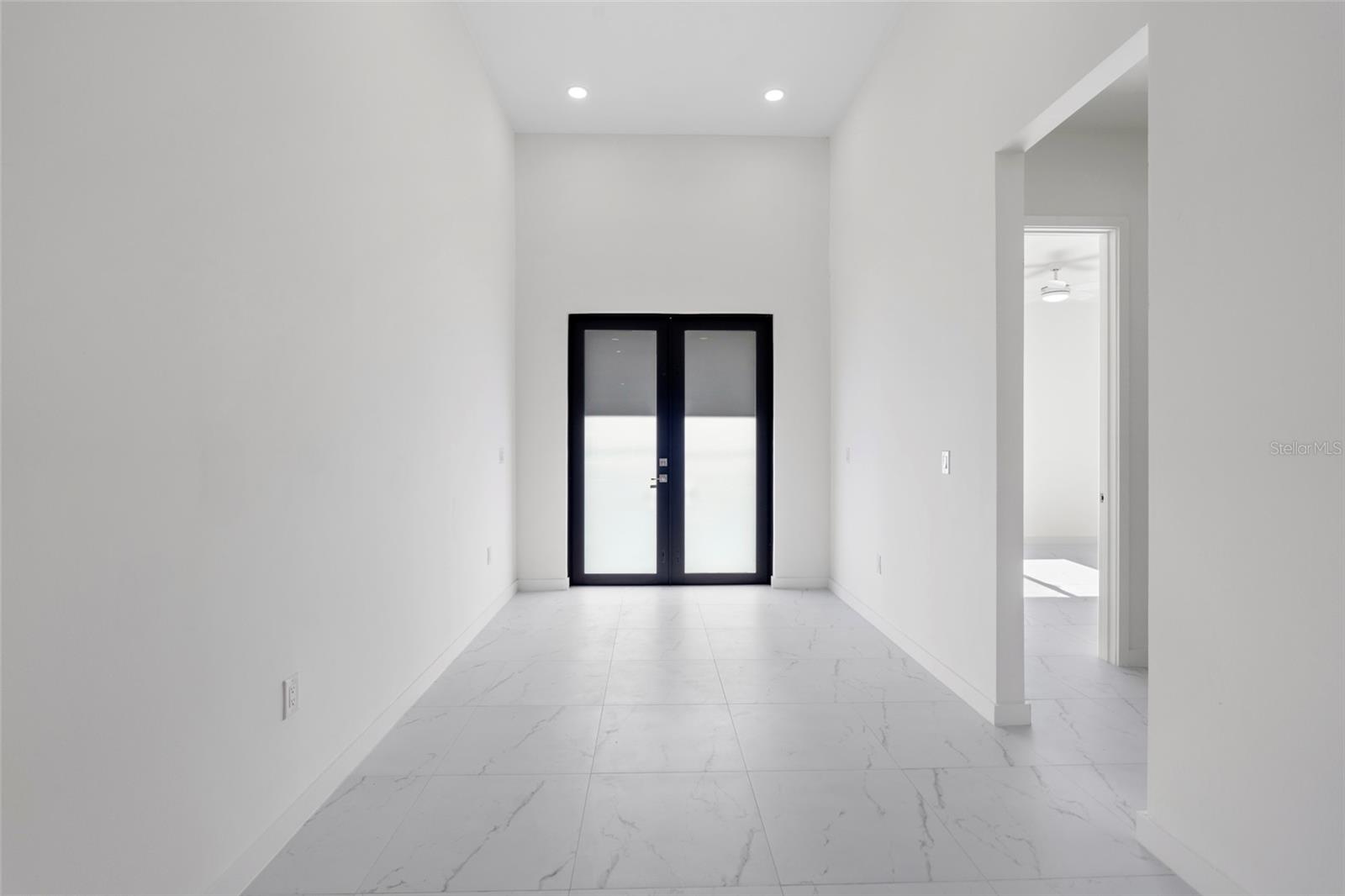 Image 3 of 28 For 1021 Chiquita Boulevard N