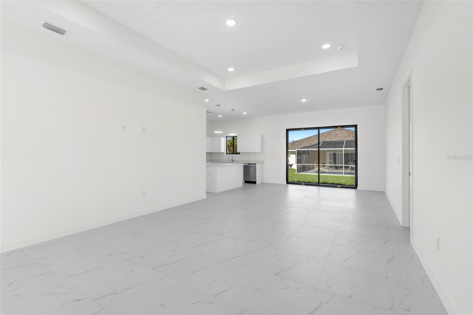 Image 6 of 28 For 1021 Chiquita Boulevard N