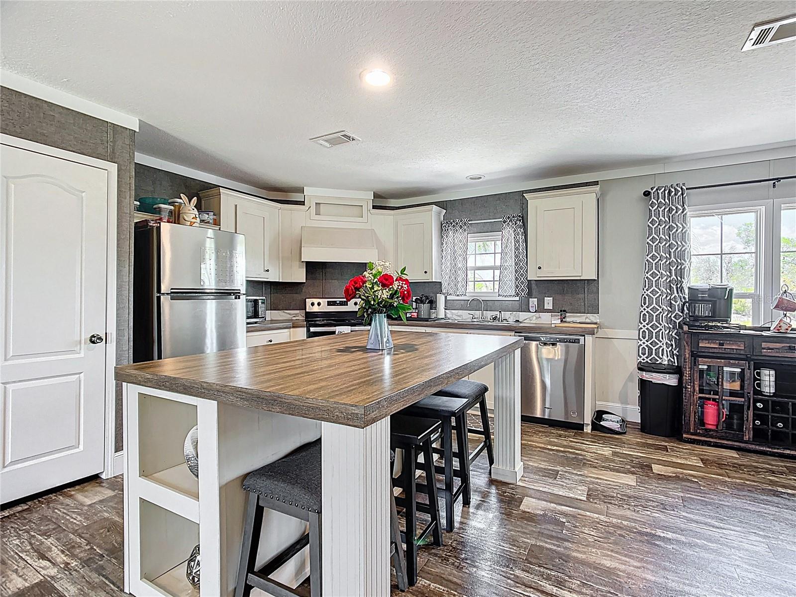 Image 21 of 59 For 159 Woodstork Way