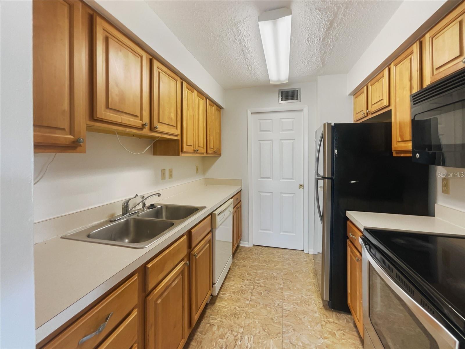 Image 8 of 18 For 524 Orange Drive 22