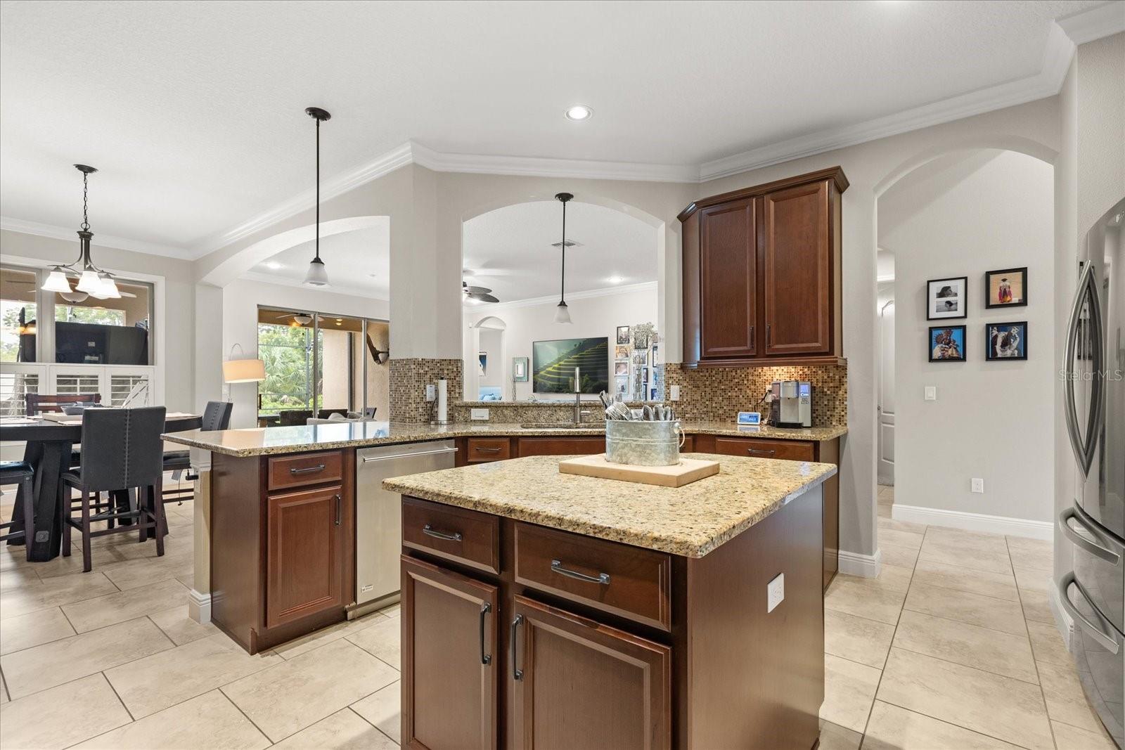 Image 10 of 49 For 910 Sherbourne Circle