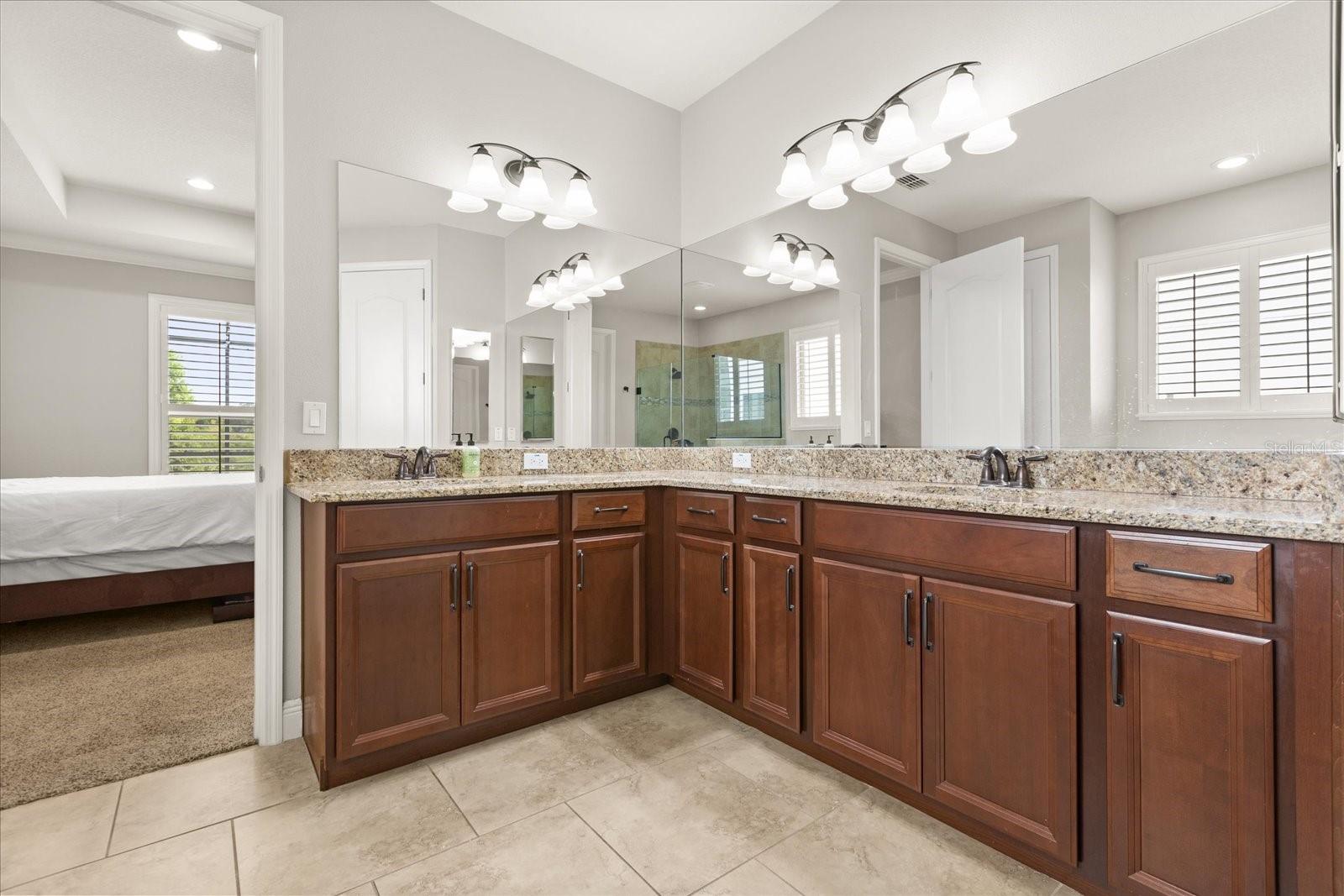 Image 23 of 49 For 910 Sherbourne Circle