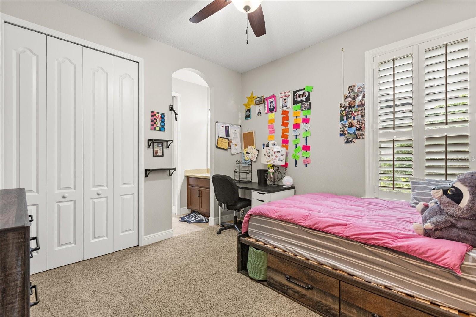 Image 31 of 49 For 910 Sherbourne Circle