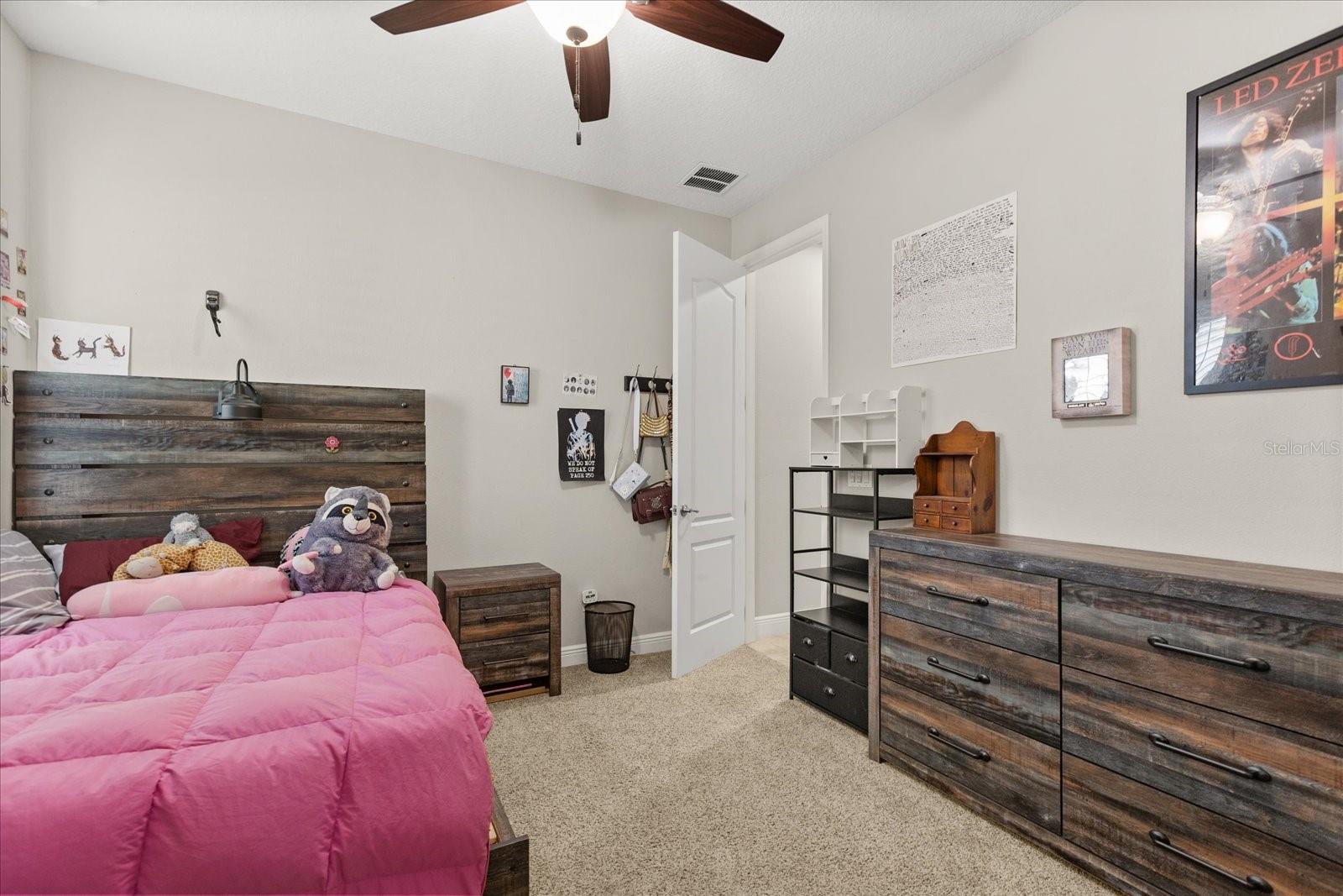 Image 32 of 49 For 910 Sherbourne Circle