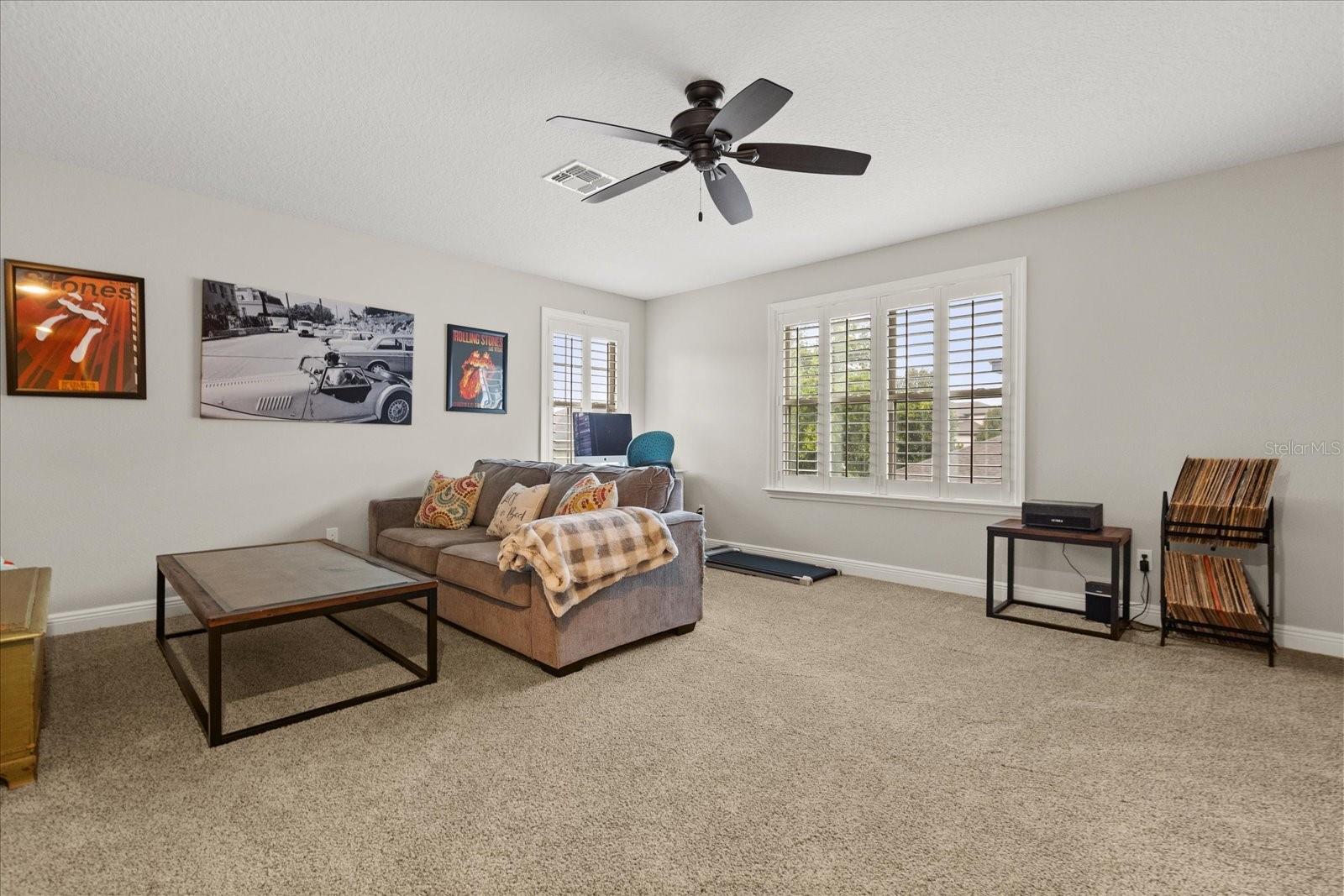 Image 35 of 49 For 910 Sherbourne Circle