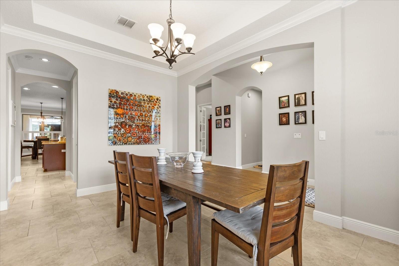 Image 6 of 49 For 910 Sherbourne Circle