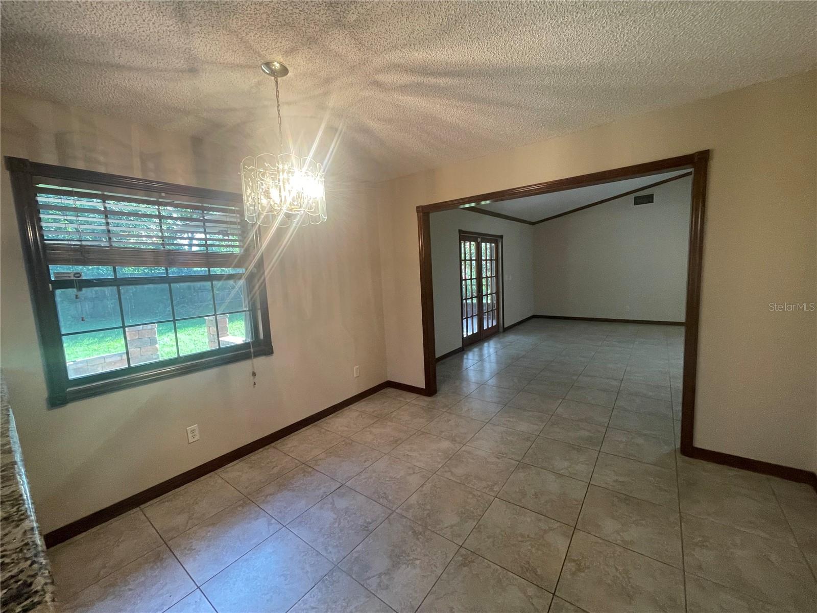 Image 12 of 35 For 5735 Jacqulyn Drive