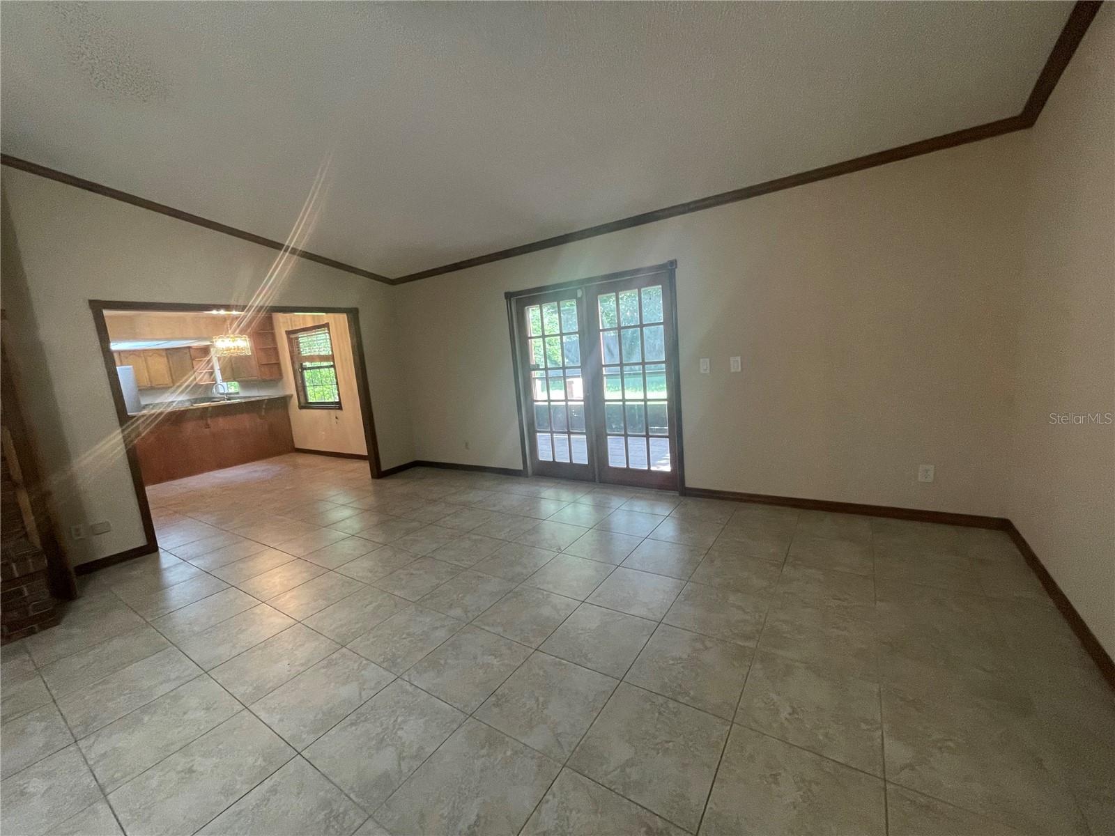Image 13 of 35 For 5735 Jacqulyn Drive