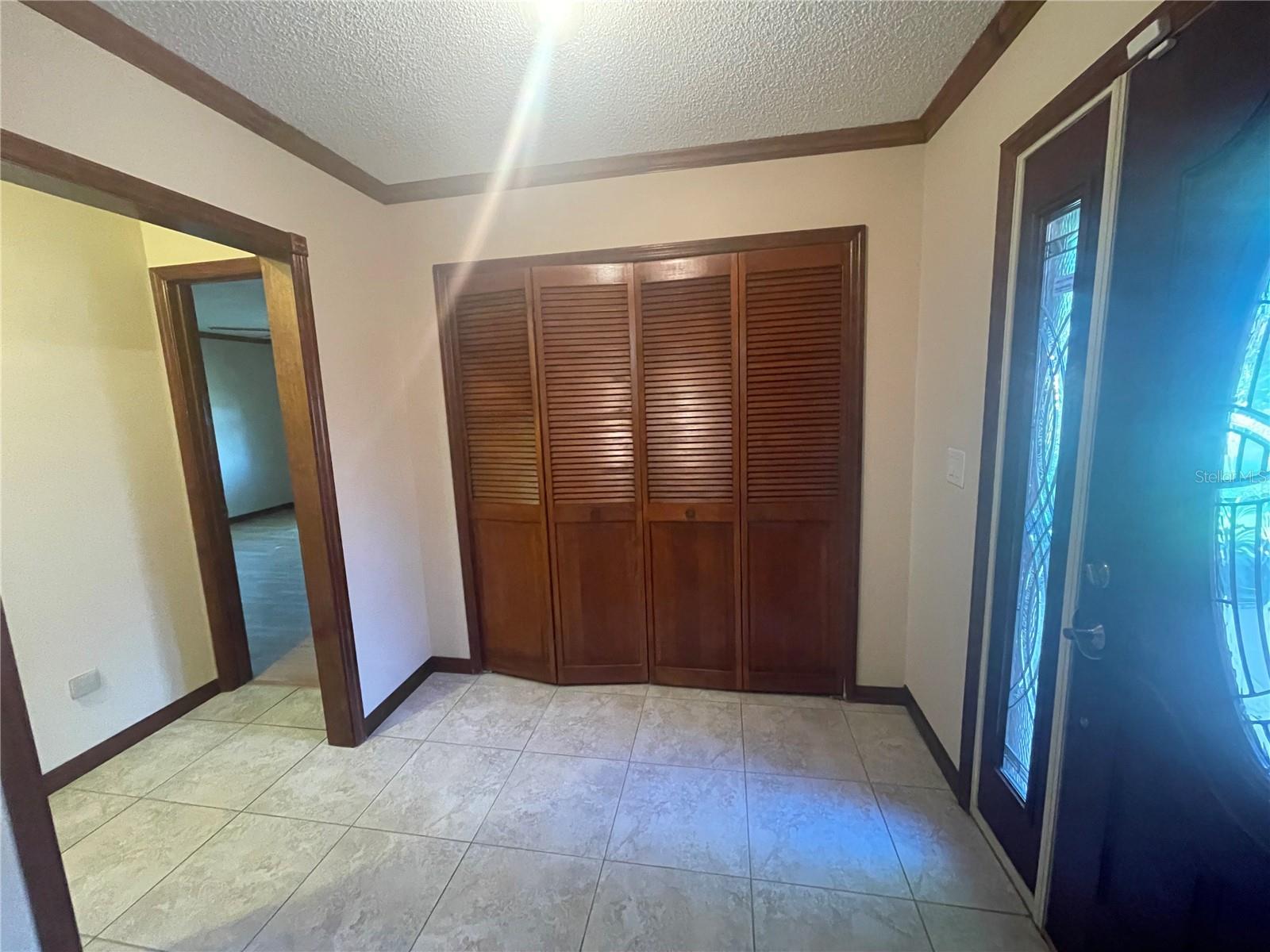 Image 7 of 35 For 5735 Jacqulyn Drive