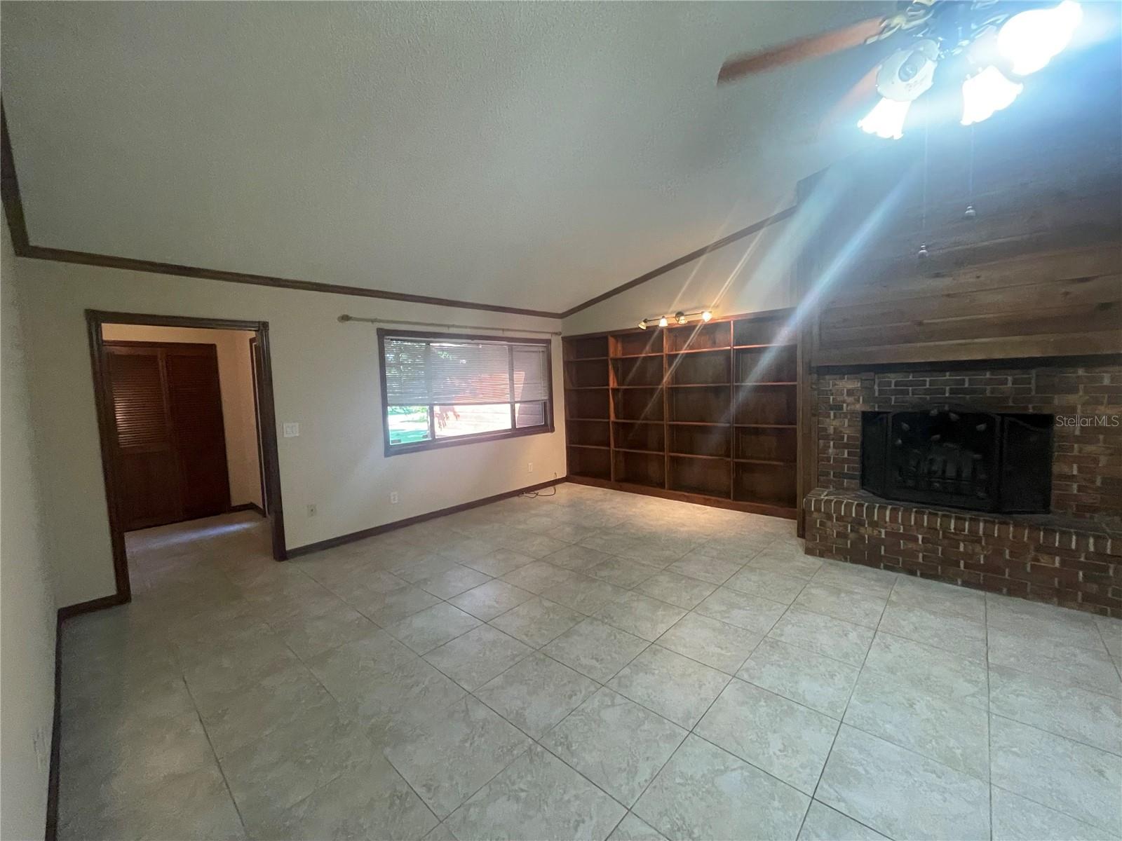 Image 9 of 35 For 5735 Jacqulyn Drive