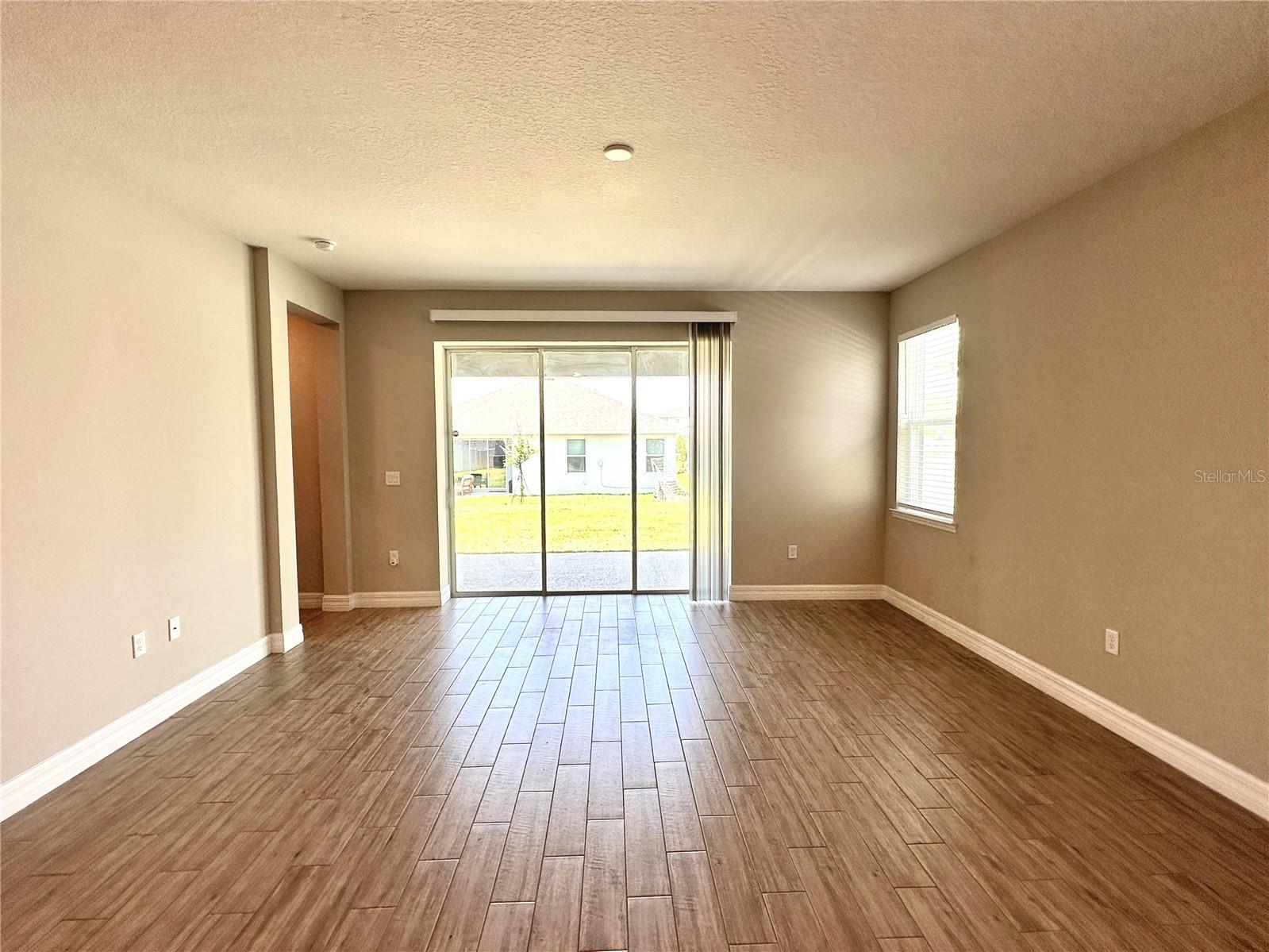 Image 4 of 18 For 1130 Silo Drive