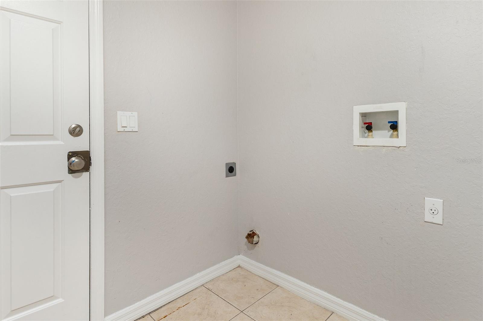 Image 13 of 18 For 417 Caraway Drive
