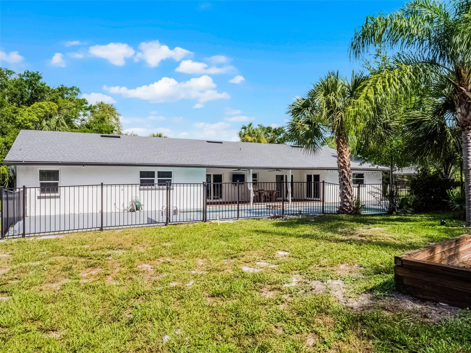 Image 13 of 50 For 8908 Turnberry Court