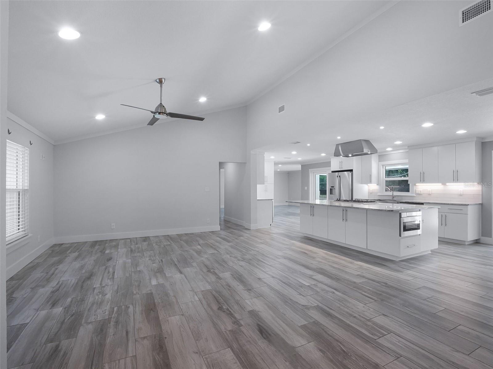 Image 15 of 50 For 8908 Turnberry Court