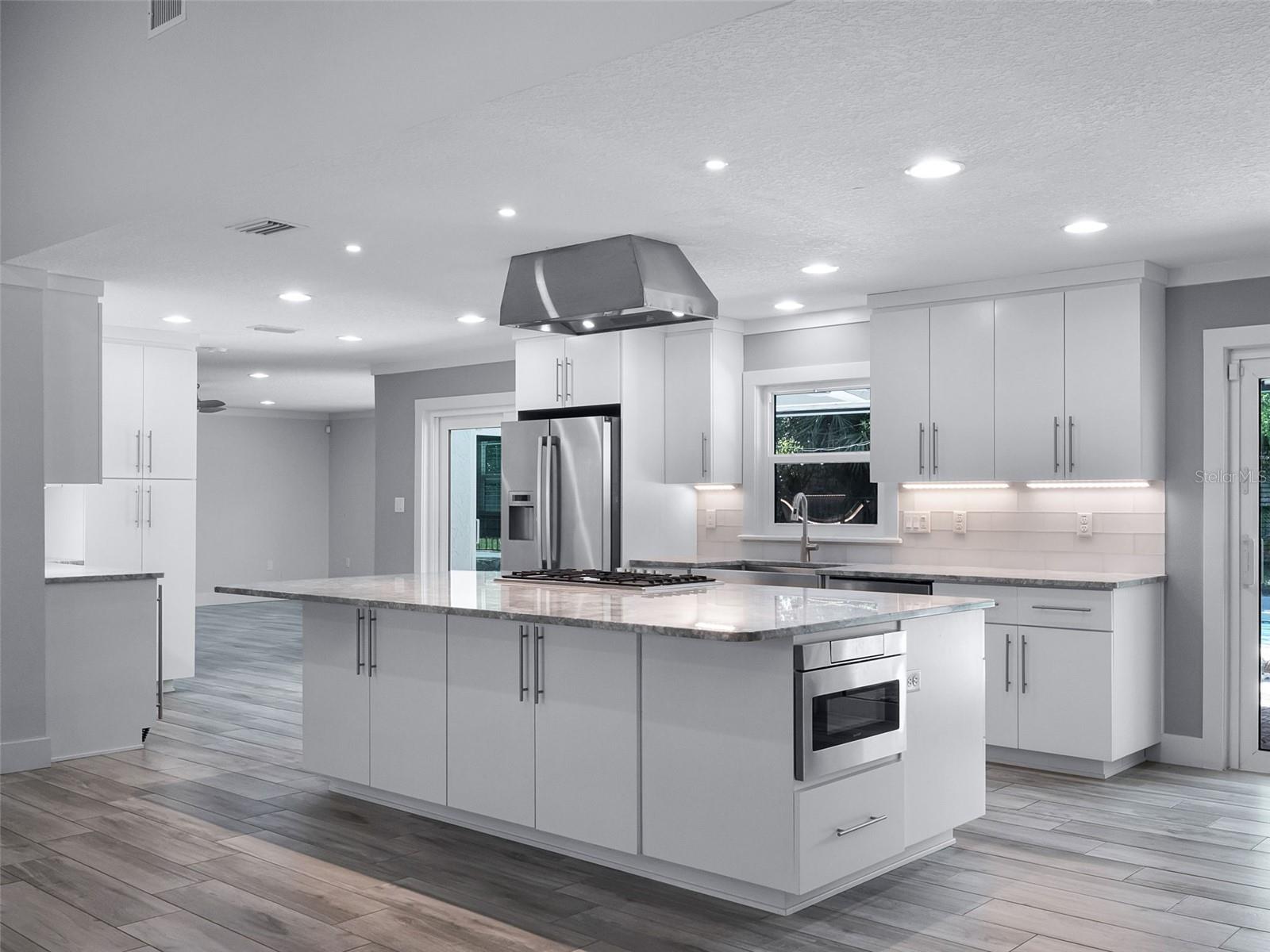 Image 20 of 50 For 8908 Turnberry Court