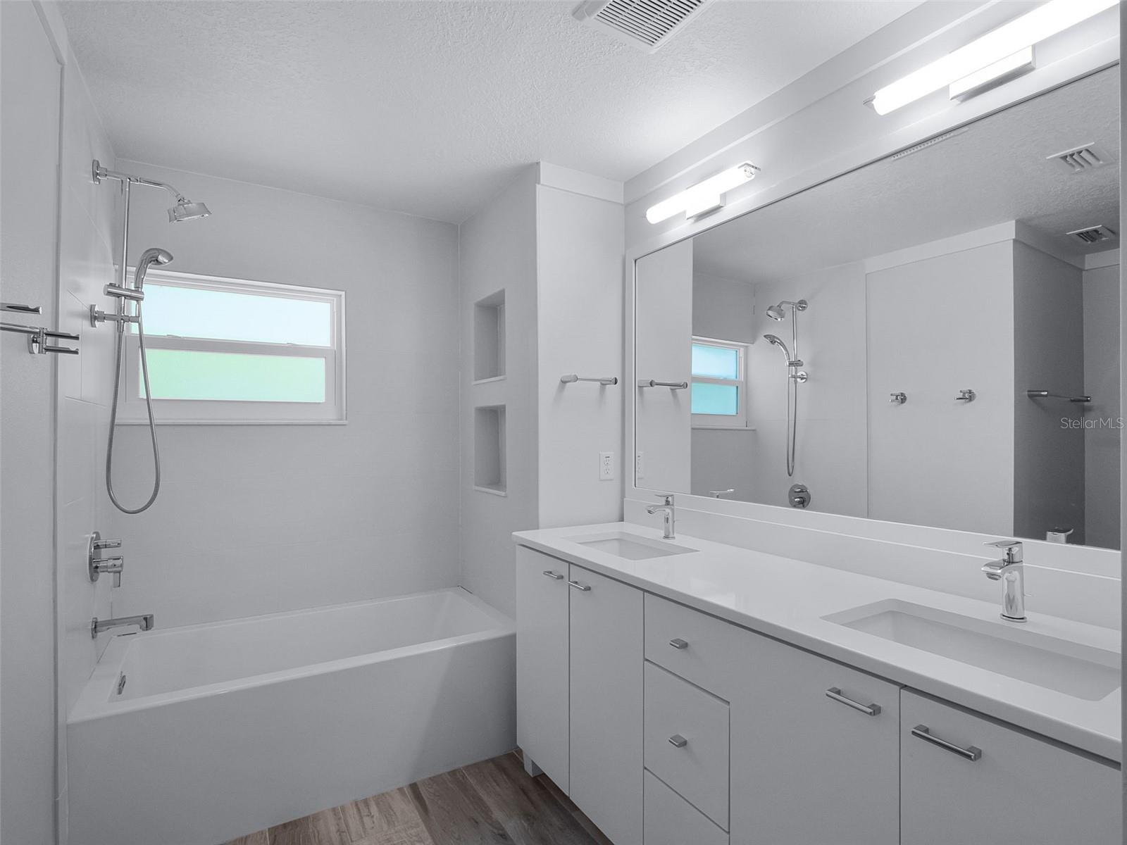 Image 34 of 50 For 8908 Turnberry Court