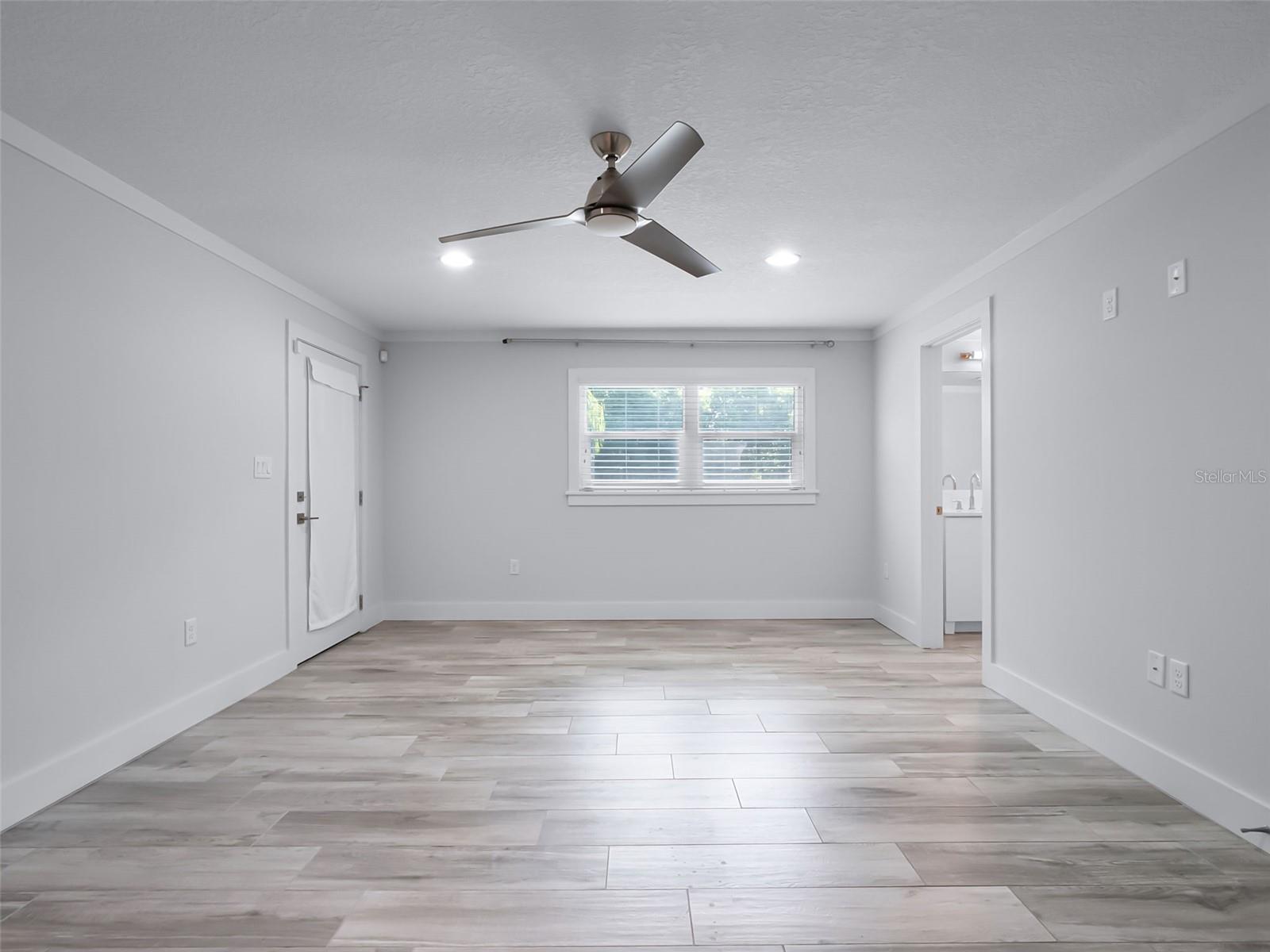 Image 37 of 50 For 8908 Turnberry Court