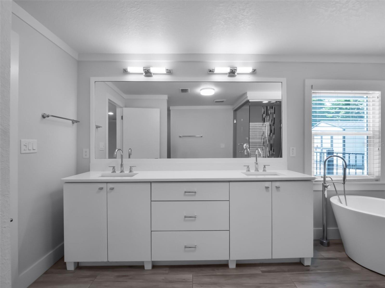 Image 41 of 50 For 8908 Turnberry Court