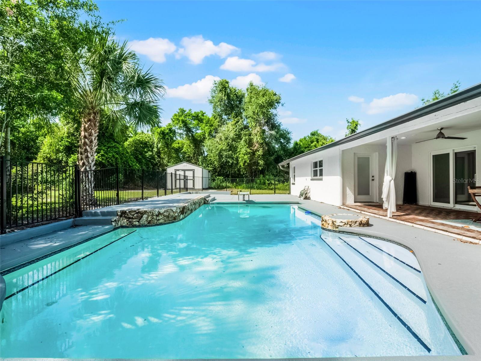 Image 6 of 50 For 8908 Turnberry Court