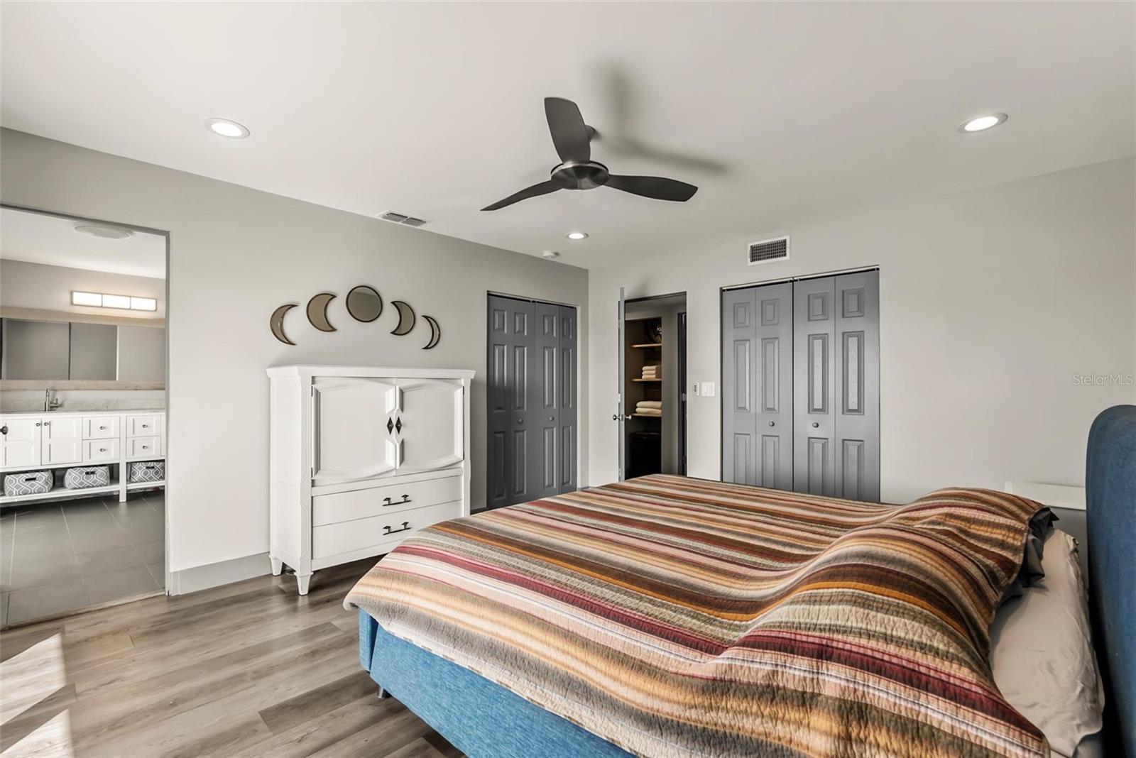 Image 21 of 49 For 13120 Shore Drive