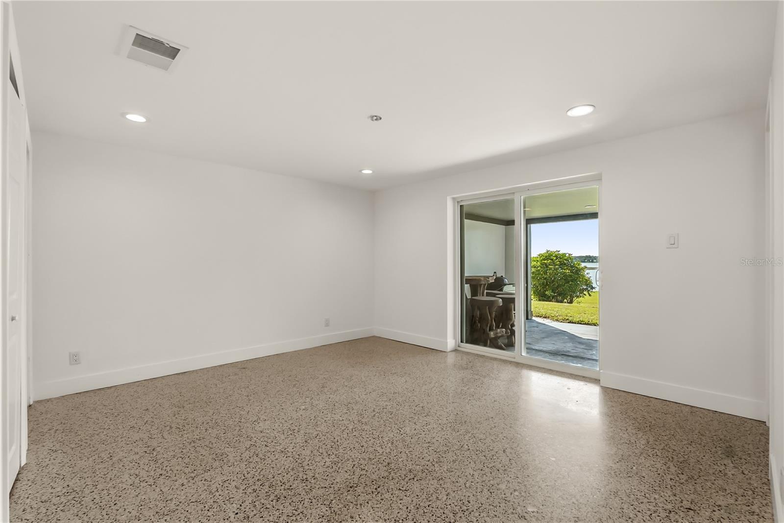 Image 35 of 49 For 13120 Shore Drive