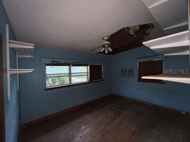 Image 4 of 10 For 728 Springview Drive