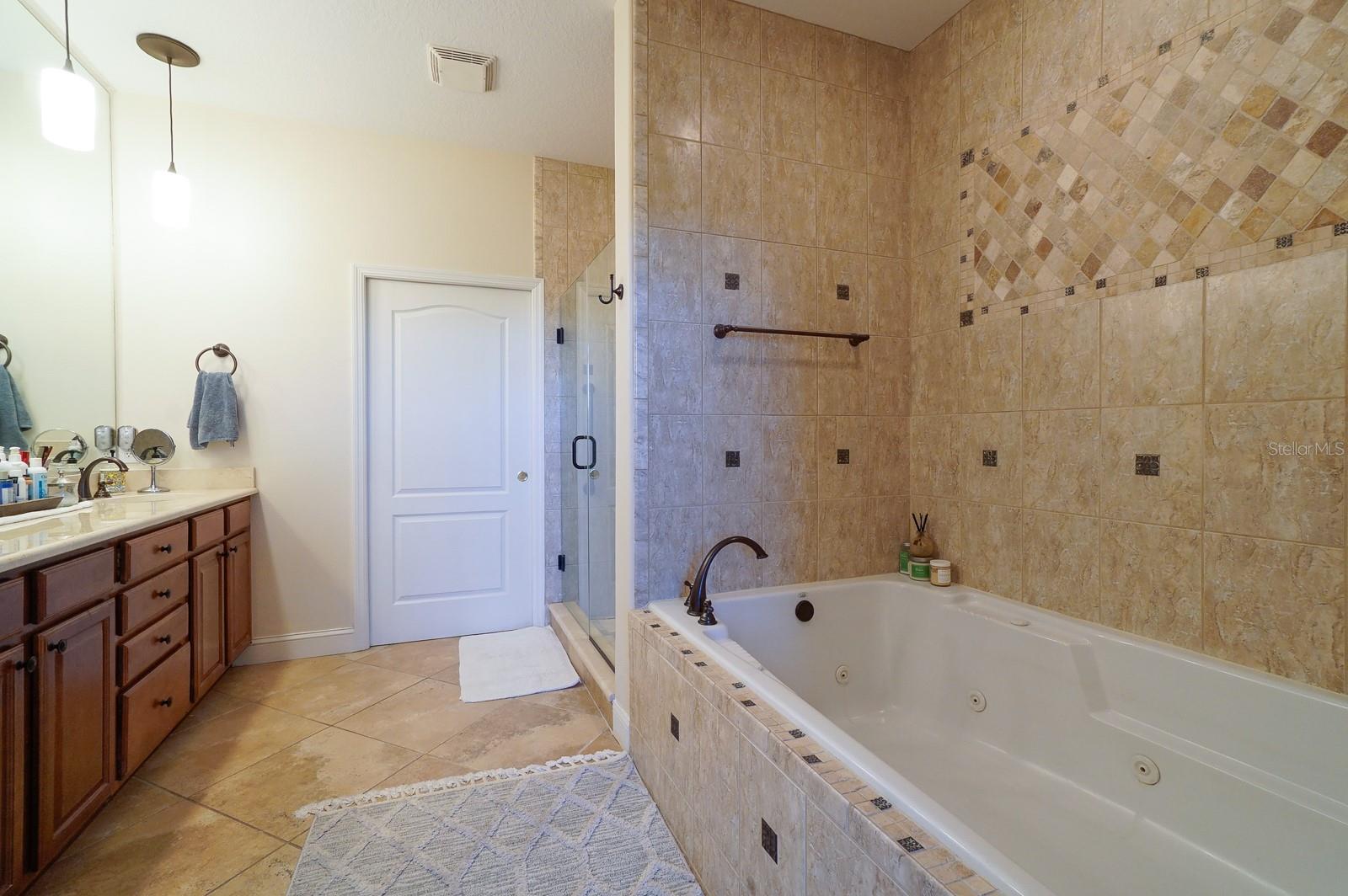 Image 12 of 32 For 913 Lotus Vista Drive 302