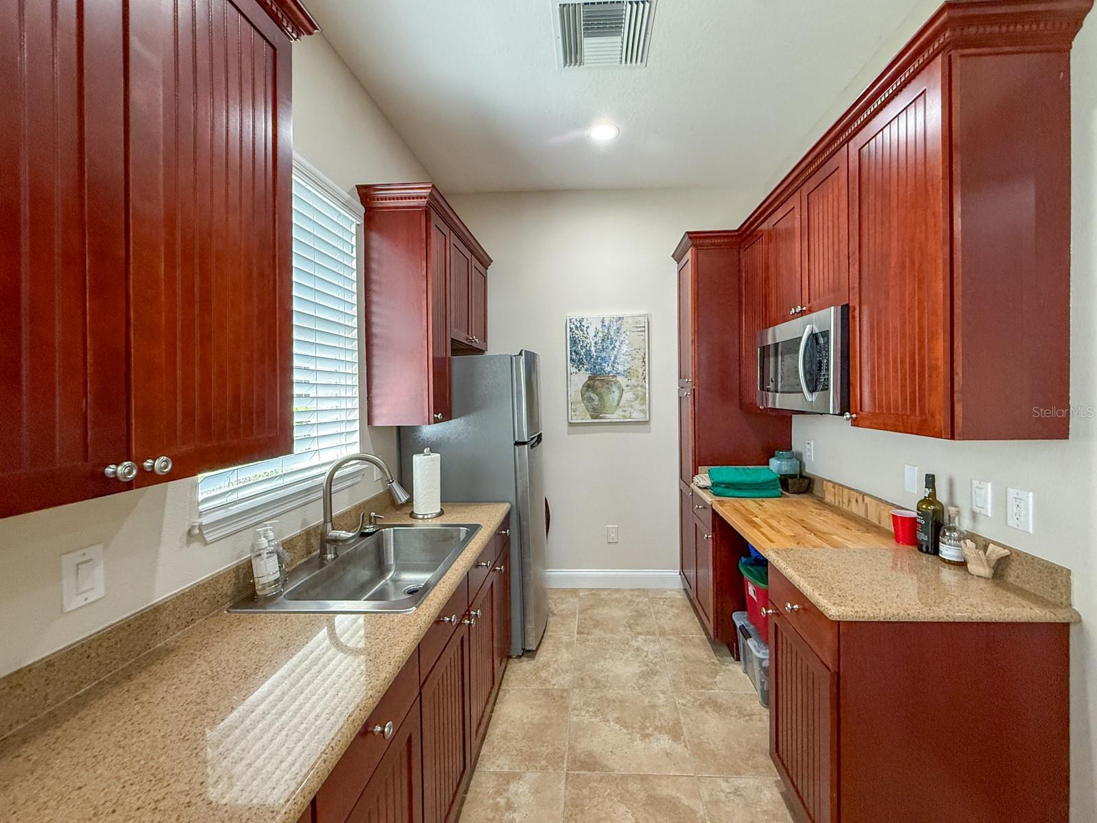 Image 28 of 32 For 913 Lotus Vista Drive 302