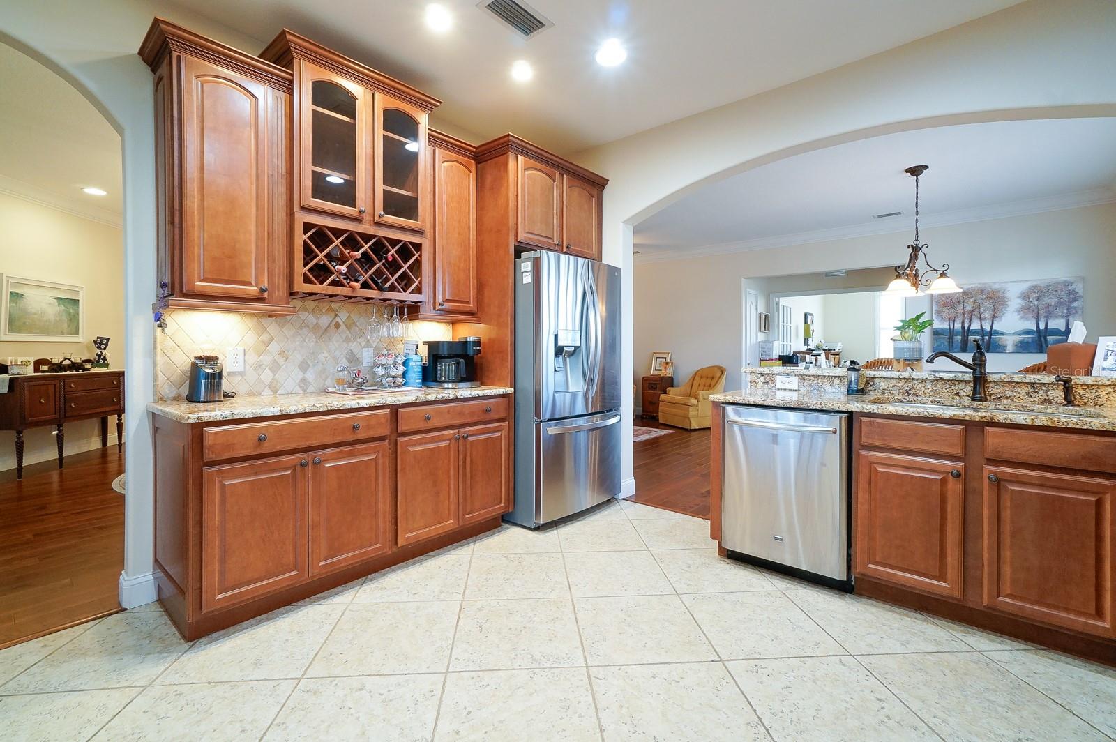 Image 7 of 32 For 913 Lotus Vista Drive 302