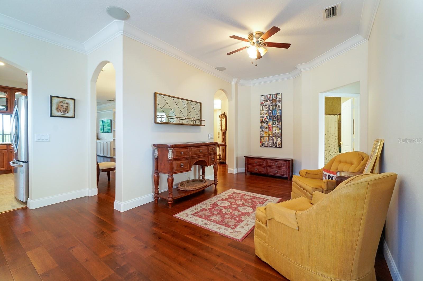 Image 9 of 32 For 913 Lotus Vista Drive 302