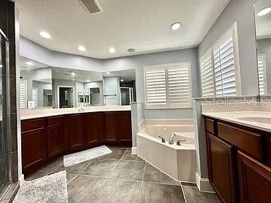 Image 18 of 34 For 2537 Double Tree Place