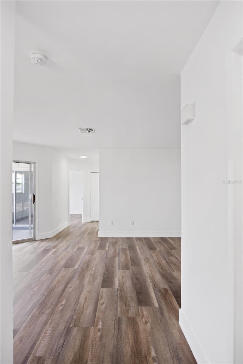 Image 18 of 22 For 213 Fern Court