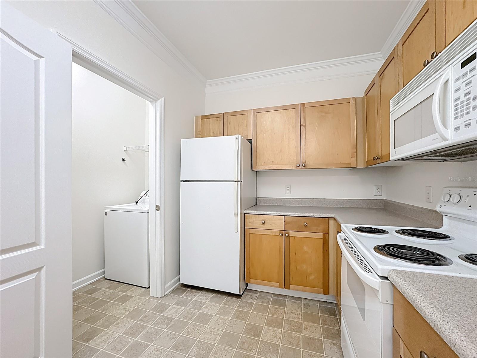 Image 6 of 38 For 8801 Villa View Circle 202