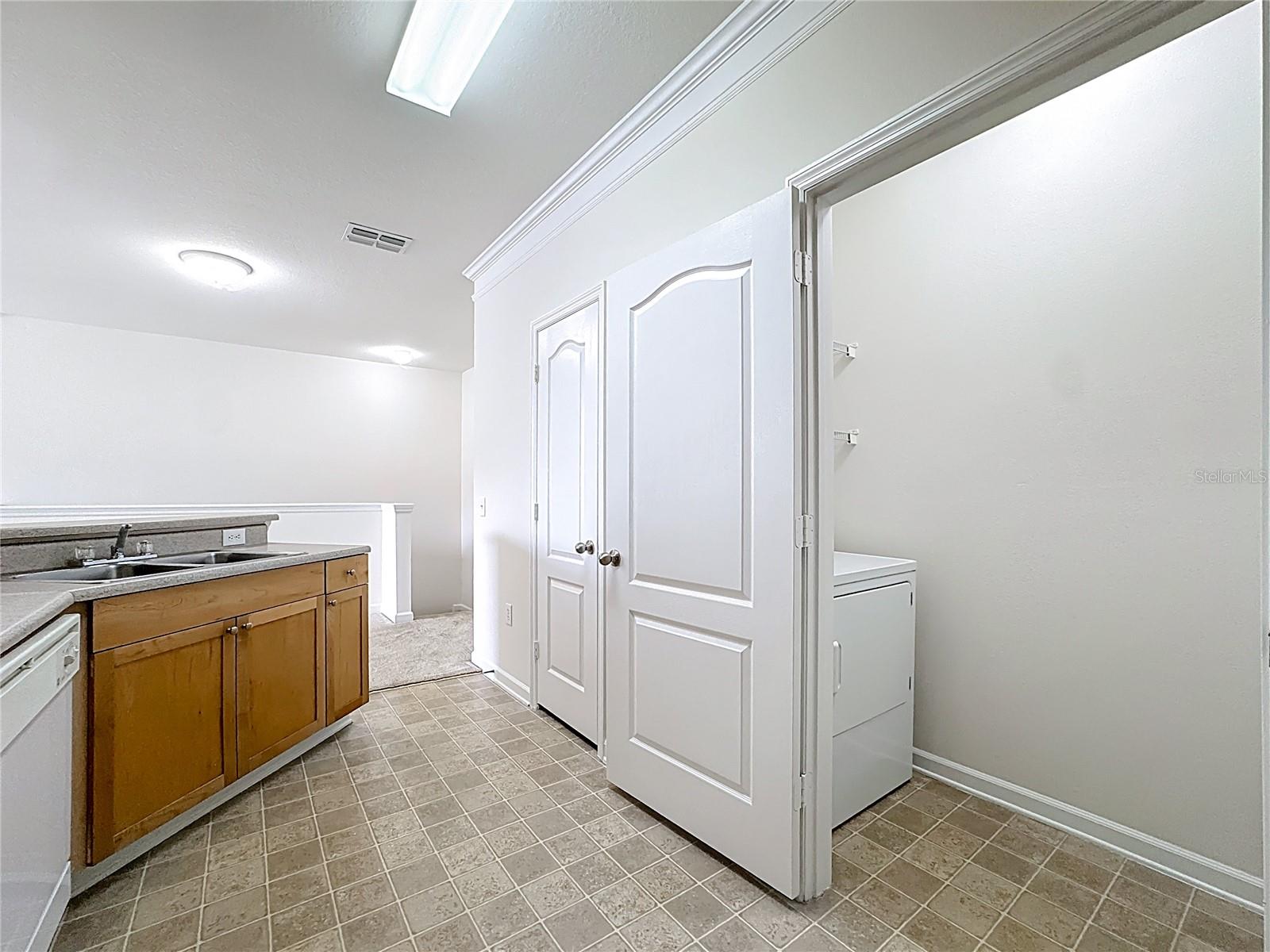 Image 9 of 38 For 8801 Villa View Circle 202