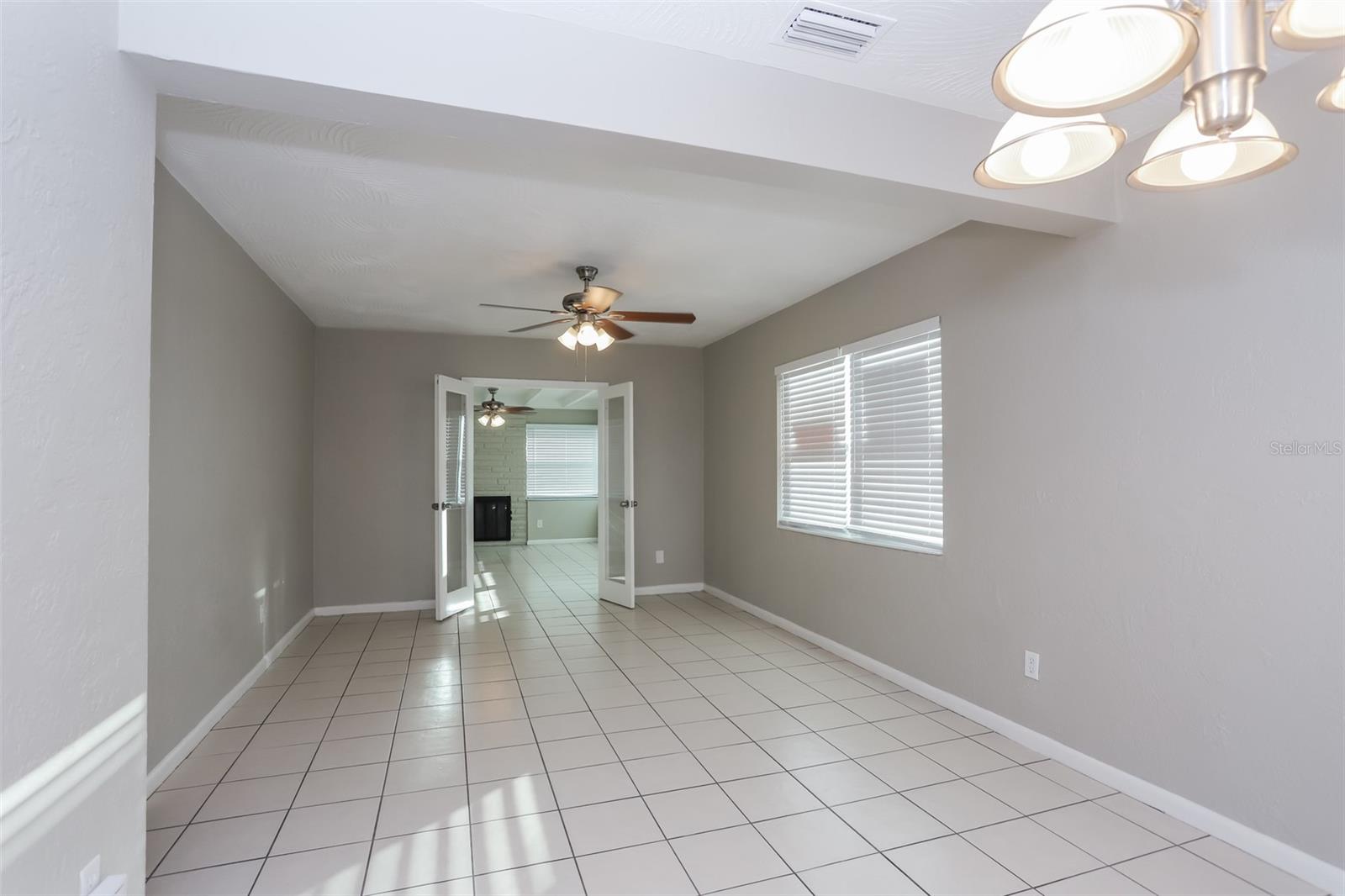 Image 3 of 16 For 1301 Farragut Drive N