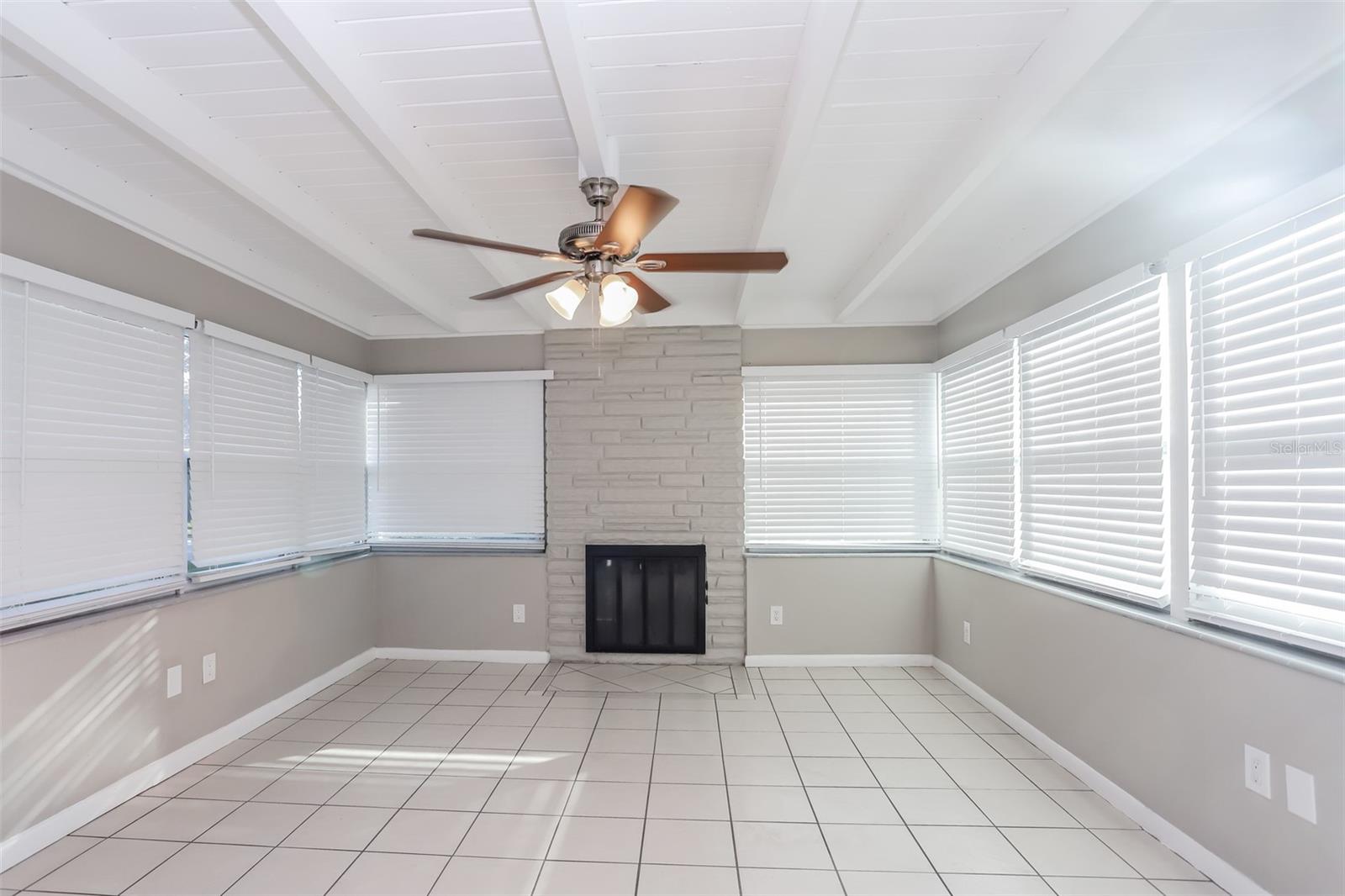 Image 4 of 16 For 1301 Farragut Drive N