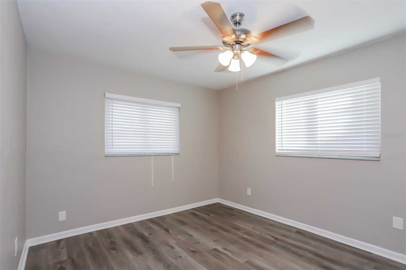 Image 7 of 16 For 1301 Farragut Drive N