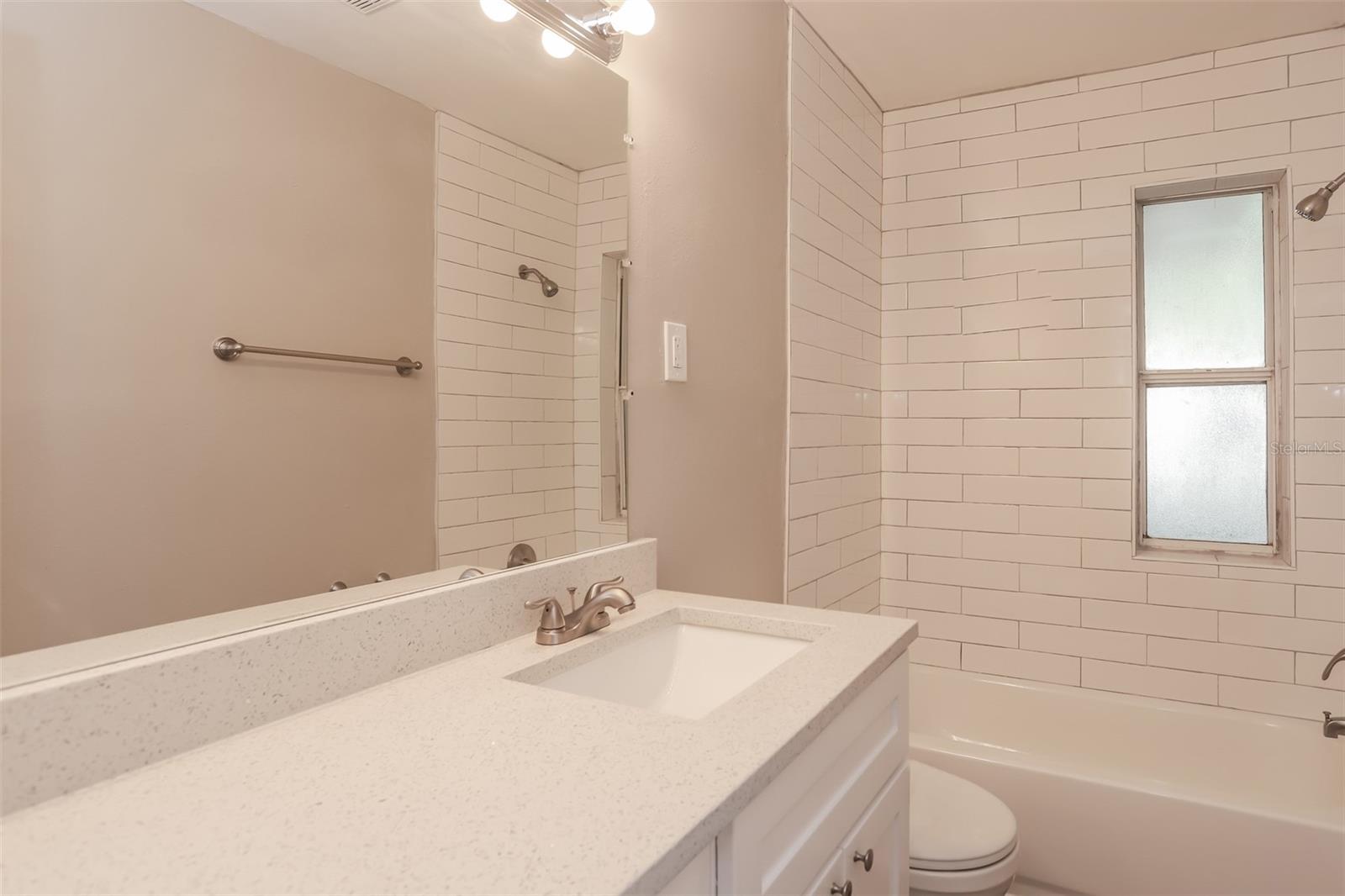 Image 9 of 16 For 1301 Farragut Drive N