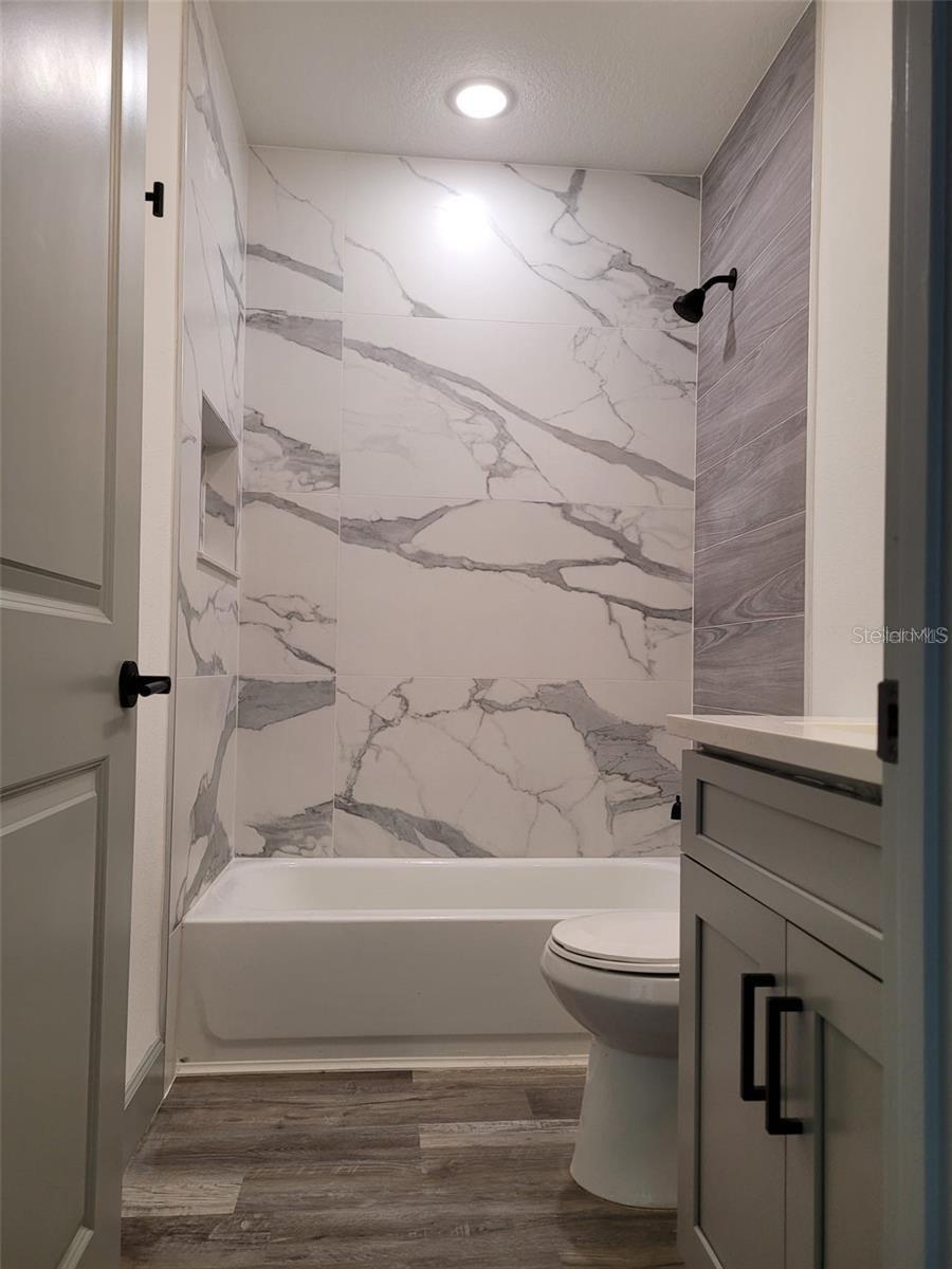 Image 15 of 19 For 2242 Fernwood Street A
