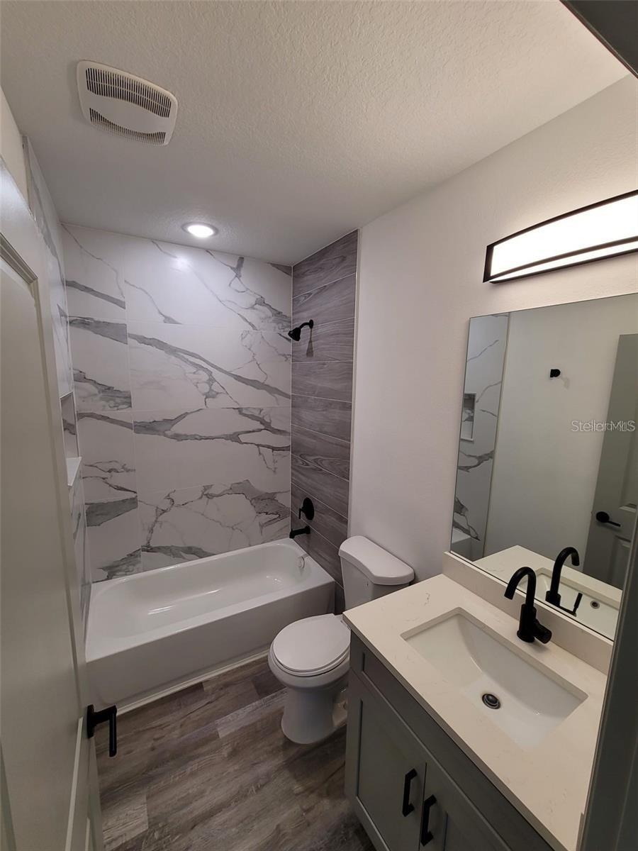 Image 16 of 19 For 2242 Fernwood Street A