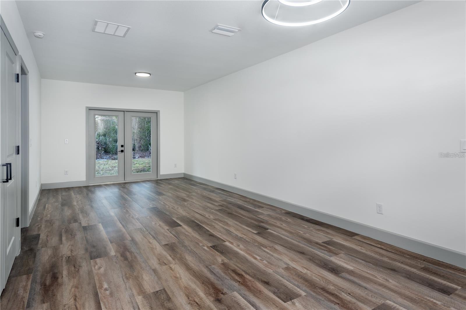 Image 3 of 19 For 2242 Fernwood Street A