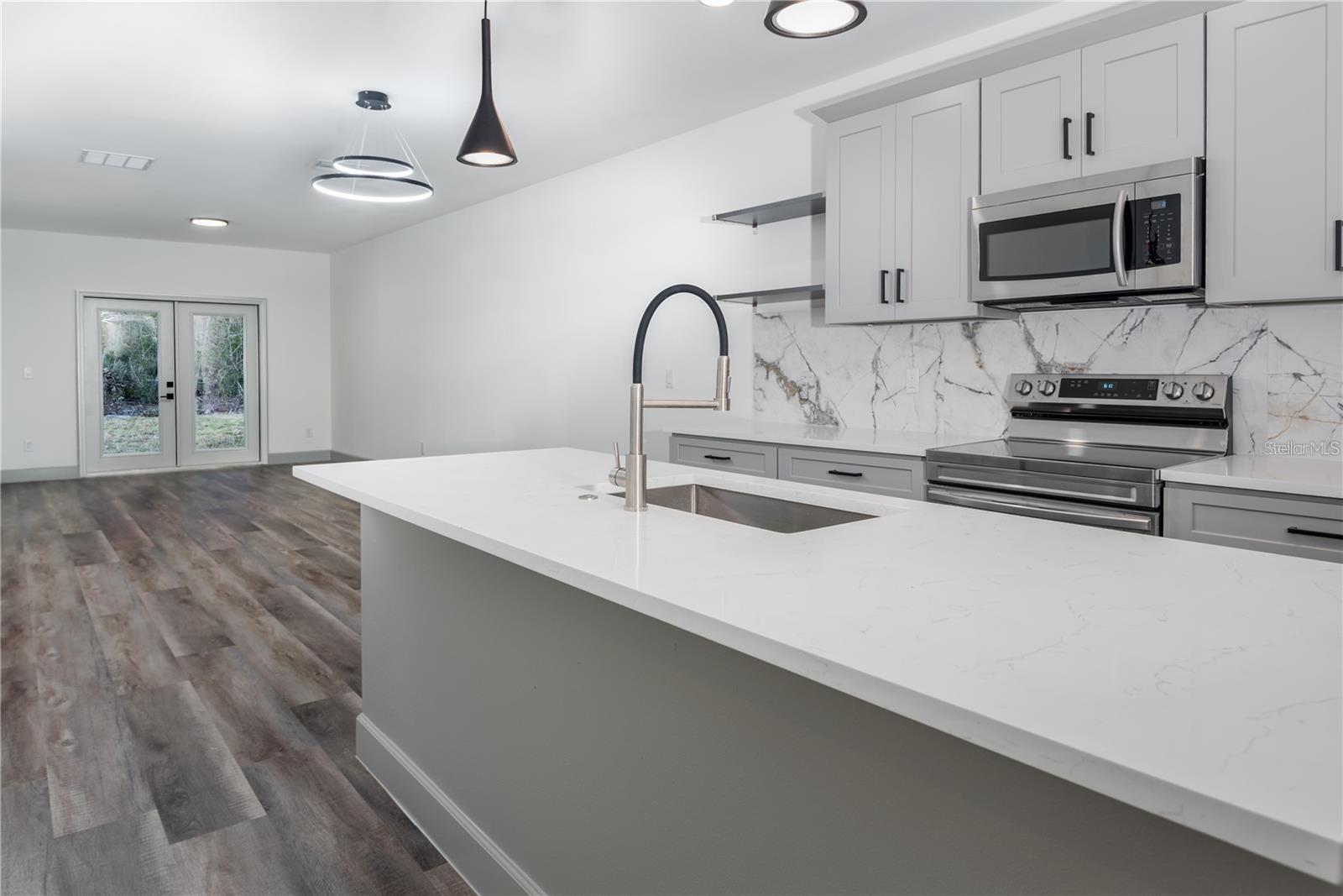 Image 4 of 19 For 2242 Fernwood Street A