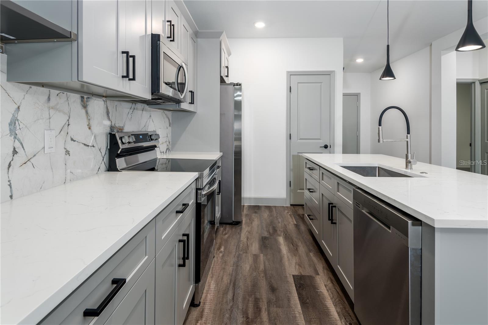 Image 5 of 19 For 2242 Fernwood Street A