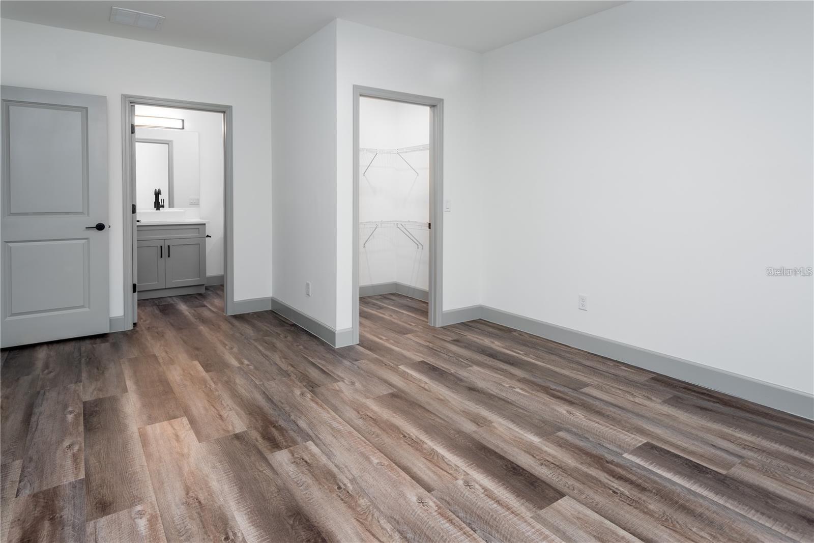 Image 9 of 19 For 2242 Fernwood Street A
